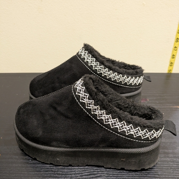 Yoki Black Platform Shoes with White Trim Size 8 - Picture 3 of 10